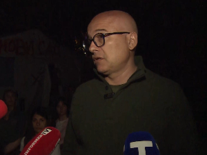 Вучевић позвао студенте у Пионирском парку да размисле о даљим потезима