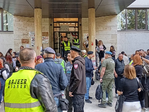 Протест студената медицине у Нишу због дописа да напусте просторије факултета; штрајк на Медицинском у Београду