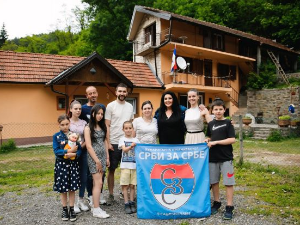 ХО Срби за Србе уз подршку Драгане Мирковић обезбедили нови дом за деветоро деце из Црне Траве 