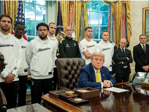 Игралиште за одрасле – Трамп, Јувентус и политика без офсајда (EPA-EFE / /KEN CEDENO) Игралиште за одрасле – Трамп, Јувентус и политика без офсајда
