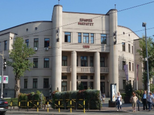 Одређено задржавање осумњичном за напад на Правном факултету, тужилаштво наложило полицији да прикупи све податке