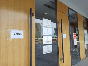 Студент осумњичен за позивање на насилну промену уставног уређења пуштен у кућни притвор, тужилаштво најављује жалбу