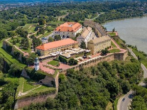 Јутарњи програм из три студија
