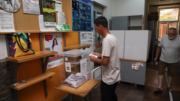 Пребројавање гласова у Зајечару и Косјерићу