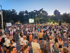 Повремене блокаде широм Београда, инциденти у Земуну, окупљања у више градова