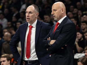 Мирко Оцокољић на клупи Партизана против Бајерна