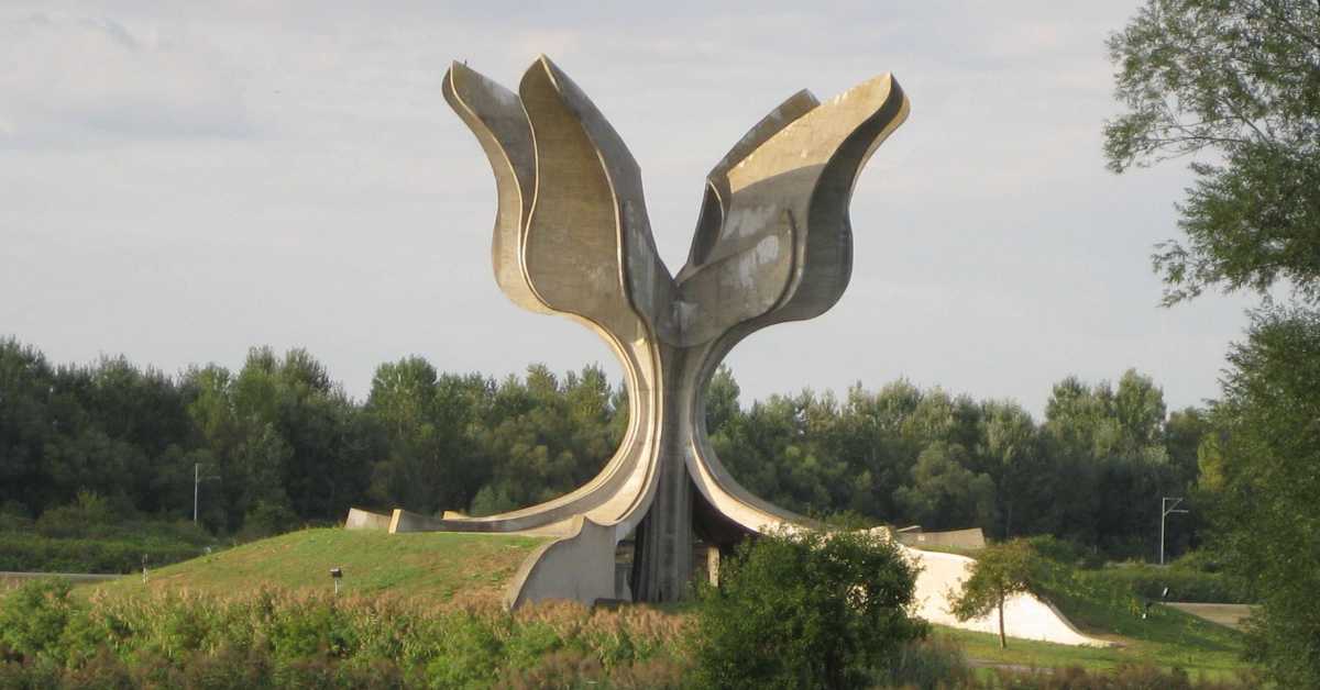 Портрети: Богдан Богдановић – неимар сећања