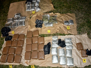 Полиција у Београду запленила више килограма дроге и оружје, ухапшене две особе