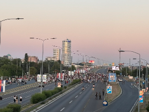 Протест у Београду и више градова, обустављен саобраћај на Газели