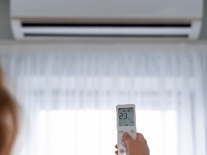 Где је најбоље побећи од тропских температура – под клима уређај, у хлад, на базен...