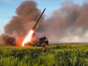 Војни врх поднео Зеленском извештај са фронтa; Русија тврди да је заузела насеље у Доњецку
