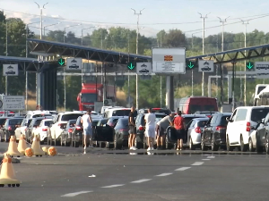 Колоне возила на Прешеву, чека се више од сат времена