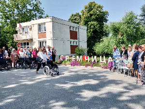 Лајфлајн Чикаго донира неопходну медицинску помоћ Дому за децу у Сремчици