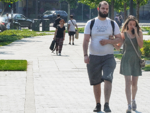 Сунчано и топлије, у недељу ново наоблачење