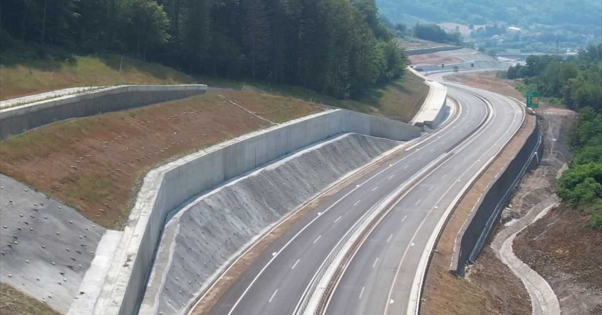 Деоница ауто-пута од Паковраћа до Пожеге отворена за саобраћај Деоница ауто-пута од Паковраћа до Пожеге отворена за саобраћај