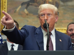 Трамп наредио да се две нуклеарне подморнице позицирају близу Русије због изјава Медведева