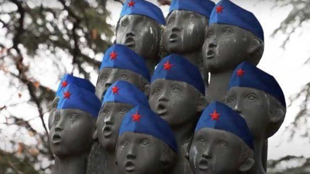 Документарне фусноте – Клик клак социјализам