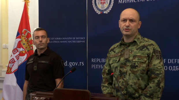 Генерал-потпуковник Јованић: Синоћ повређено седам припадника Војске Србије; заставник Бркушанин: Да нисам испалио метак, последице би биле много теже Генерал-потпуковник Јованић: Синоћ повређено седам припадника Војске Србије; заставник Бркушанин: Да нисам испалио метак, последице би биле много теже