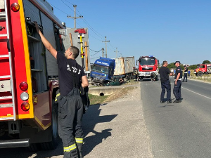 Судар аутомобила и камиона у Угриновцима, погинуле две особе
