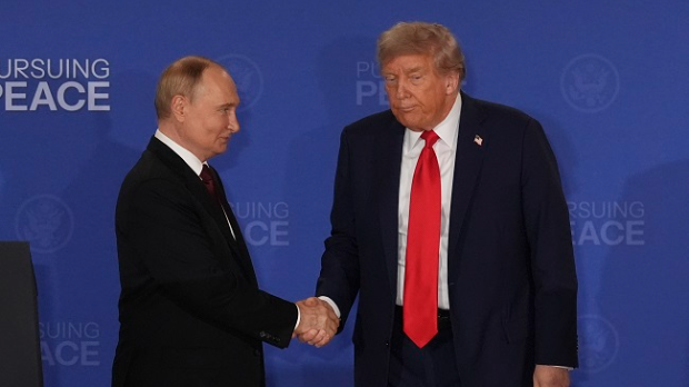 Одјеци самита Трампа и Путина – руковање без одговора и очигледна победа Русије; Зеленски спреман за трилатерални састанак