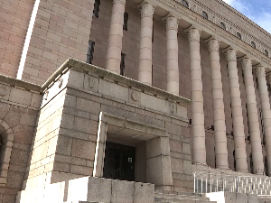 Тело финског посланика пронађено у згради парламента, сумња се на самоубиство