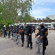 Блокирана зграда суда у Новом Саду, полиција увела запосленe; Министарство правде: Осуђујемо чин насилника
