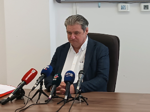 Живановић: Два техничара Хитне током протеста одбили да пруже помоћ присталицама СНС-а