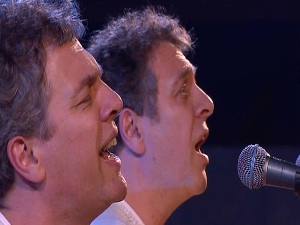 Браћа Теофиловић у Дому омладине