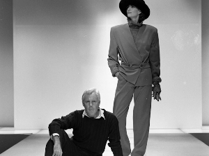 Армани, 50 година елеганције између дигиталне архиве и уметности (Instagram/ vogueitalia) Армани, 50 година елеганције између дигиталне архиве и уметности