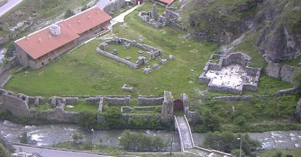  Српске светиње на Косову и Метохији: Призрен, царски град