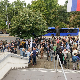 Скуп подршке ректорки Универзитета уметности испред Прекршајног суда у Београду