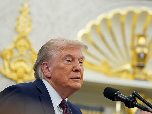 Трампов Версај у Белој кући – позлаћивање Овалне собе (EPA / AL DRAGO) Трампов Версај у Белој кући – позлаћивање Овалне собе