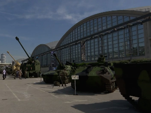 Дронови и артиљерија у фокусу на сајму наоружања у Београду