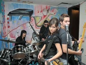 Приђи ближе