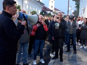 Протести у Чачку и Београду