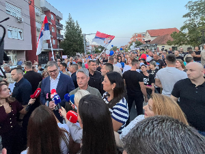Скупови против блокада широм Србије – у Чачку, Шапцу и Нишу полиција раздвајала две групе; Вучић: Људи хоће стабилност