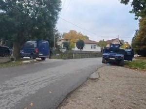 Седморо Срба пуштено после претреса у Звечану и Зубином Потоку