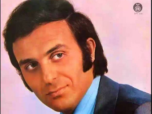 Портрет – Мики Јевремовић