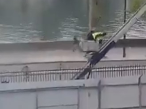 Објављен видео-снимак лопова у Лувру како се спуштају дизалицом 