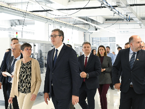 Вучић: Добили смо једну од најбољих фабрика, за две године имаћемо модерне пасоше