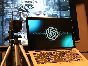 Вештачка интелигенција измишља сваки трећи одговор (Piksabej) Вештачка интелигенција измишља сваки трећи одговор