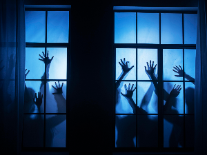 „Парадокс хорора“: Како страшни филмови ублажавају нашу анксиозност (Freepik) „Парадокс хорора“: Како страшни филмови ублажавају нашу анксиозност