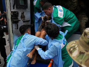 У полицијској акцији у Рио де Жанеиру погинуло 20 особа (Tanjug / Silvia Izquierdo (STF)) У полицијској акцији у Рио де Жанеиру погинуло 20 особа