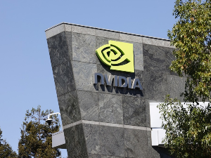 „Енвидија“ постала прва компанија  у историји вредна пет билиона долара (EPA / JOHN G. MABANGLO) „Енвидија“ постала прва компанија  у историји вредна пет билиона долара