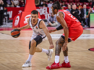 Двоцифрена предност Хапоела, Партизан се мучи у нападу (@PartizanBC) Двоцифрена предност Хапоела, Партизан се мучи у нападу