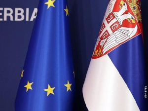 Делегација ЕУ: Достојанствено и мирно обележити годишњицу пада надстрешнице Делегација ЕУ: Достојанствено и мирно обележити годишњицу пада надстрешнице