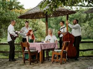 Сингл и спот „Лађарова туга“, најава новог албума Дејана Поповића Сингл и спот „Лађарова туга“, најава новог албума Дејана Поповића