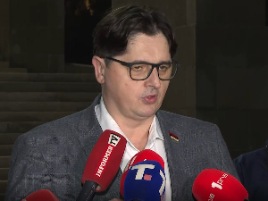 Посланик СНС-а Мрдић ступио у штрајк глађу, захтева хапшење двојице бивших функционера Железнице Србије (Printscreen/Tanjug) Посланик СНС-а Мрдић ступио у штрајк глађу, захтева хапшење двојице бивших функционера Железнице Србије