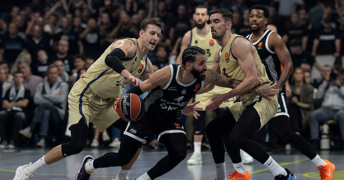 Трећи пораз Партизана у низу, Клајбурнова тројка утишала "Арену" Трећи пораз Партизана у низу, Клајбурнова тројка утишала "Арену"