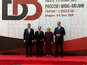 Вучић у Драчу: Посвећени смо напорима да проширење ЕУ остане један од приоритета